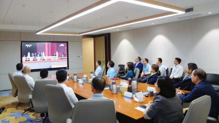 乐玩体育(中国)组织观看纪念中国人民抗日战争暨世界反法西斯战争胜利80周年纪念大会