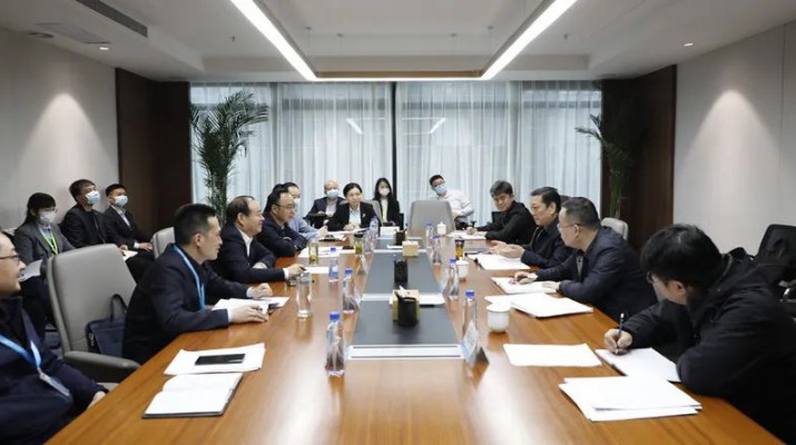 省政府国资委党委委员、副主任范武德一行到乐玩体育(中国)调研